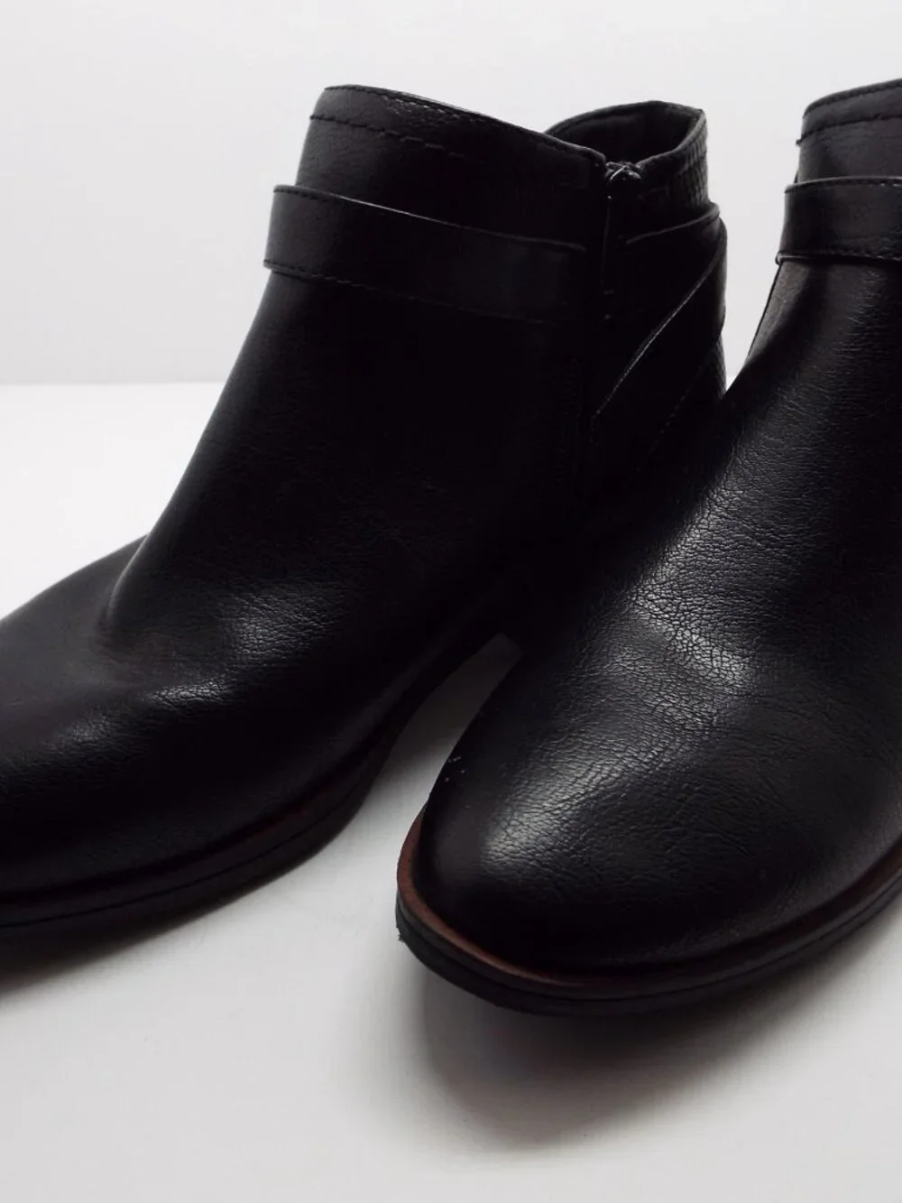 Black Women's BareTraps Ankle Boots